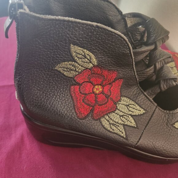 Ankle Boots - Picture 7 of 8